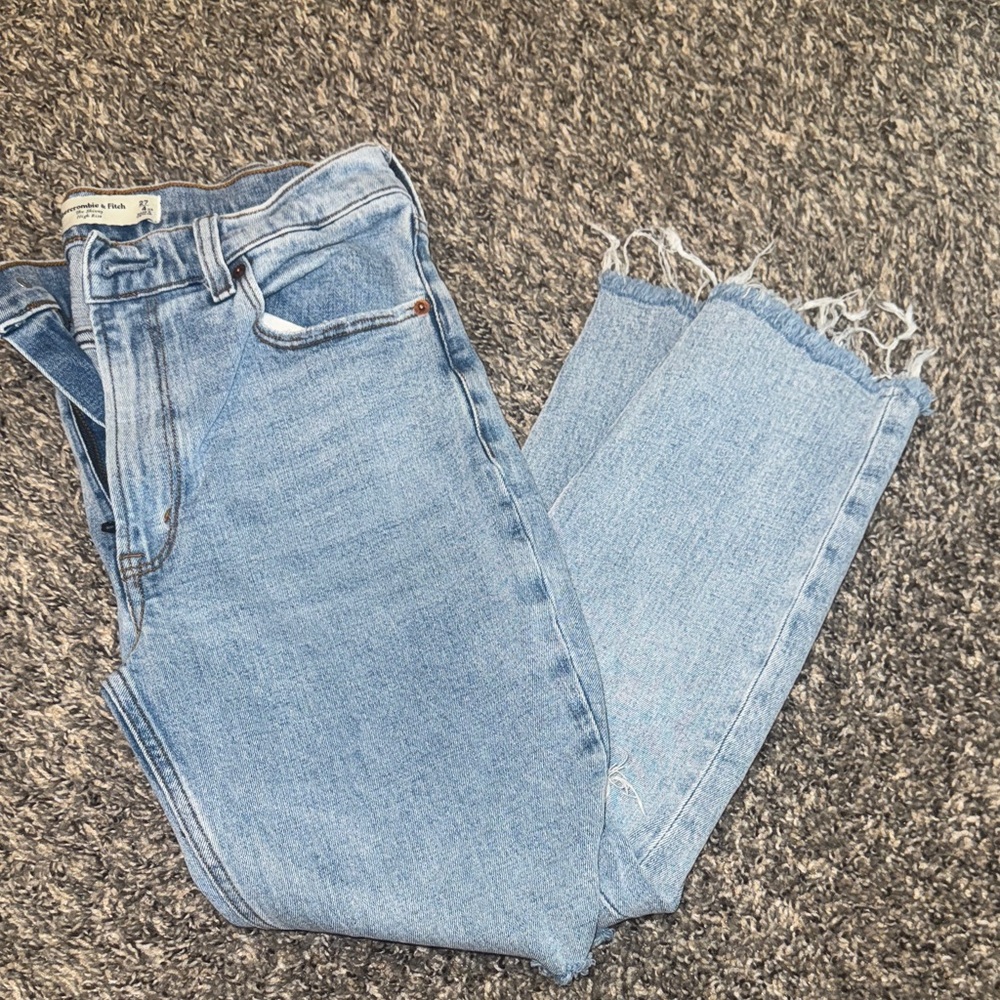 Abercrombie & Fitch Light Blue Cropped Jeans
